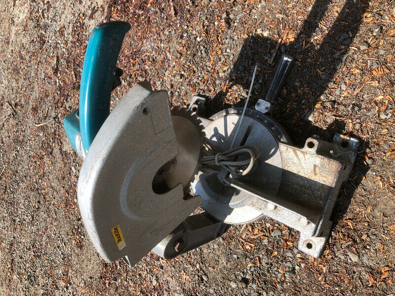 Makita Mitre Saw 2400B 255 mm good working condition $50