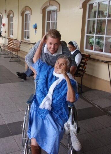 Volunteer in a Home for elderly people in Costa Rica