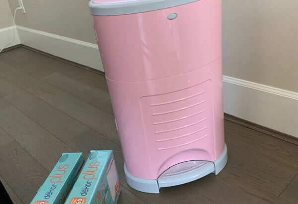 Dekor Plus Diaper Pail with 2 unopened bag boxes. Perfect Condit