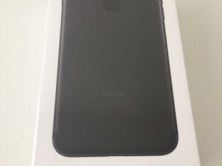 iphone 7 32GB $400 BLACK UNLOCKED BNIB(brand new in box)
