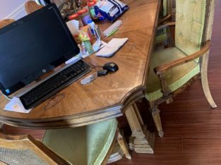 dining table good condition