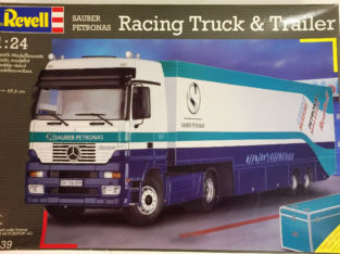 Revell Germany 1/24 Sauber Petronas Racing Truck & Trailer