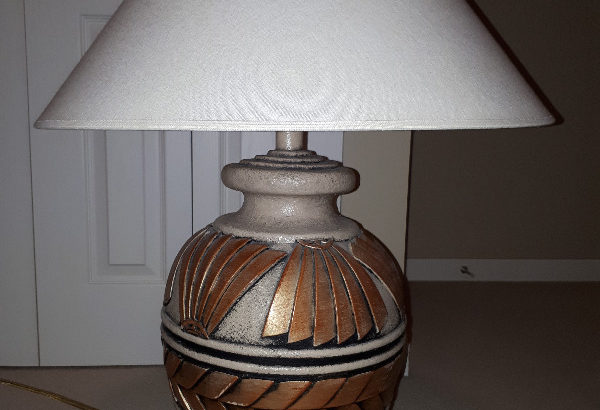 Antique / Egyptian looking Table Lamp