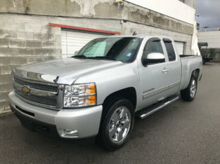 2011 Chevrolet Silverado 1500 LTZ extended cab low kms