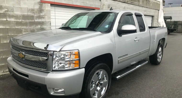 2011 Chevrolet Silverado 1500 LTZ extended cab low kms