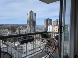 Spacious Downtown Apartment with Ocean View! (1 room), Vancouver