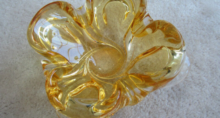 Vintage Chalet Canada Art Glass Bowl