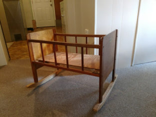 Baby Doll Crib – $10