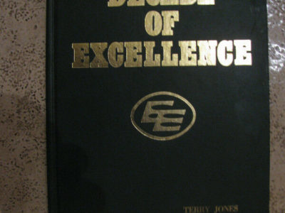 Decade of Excellence E E Edmonton Eskimos 1980 Rare Book..