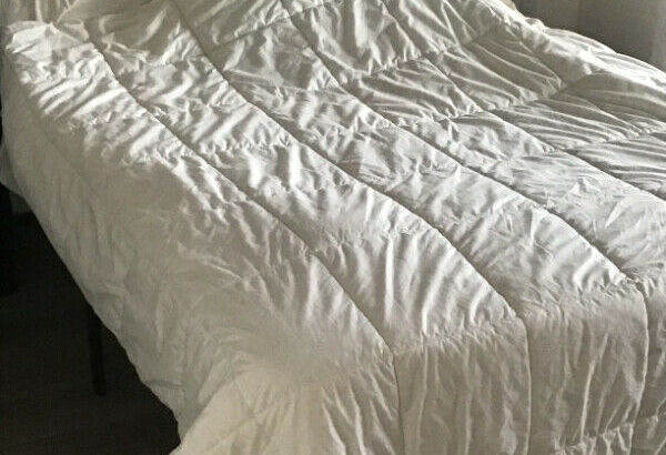Selling my Queen Size Bed BARELY USED, very comfy!