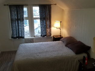 NOW or APR 15th- Bright top flr rm in clean central co-ed ho