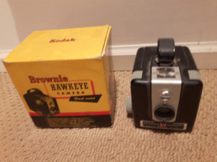 Vintage KODAK Brownie Hawkeye Camera Flash Model 620 Film