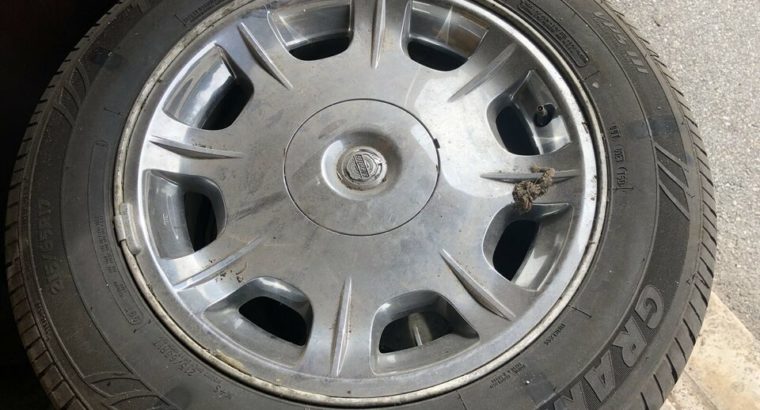 17 Inch Chrysler Rims & Tires