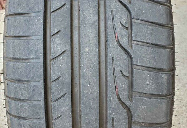 Dunlop Sportmaxx rt tires, almost new. 235/45/17