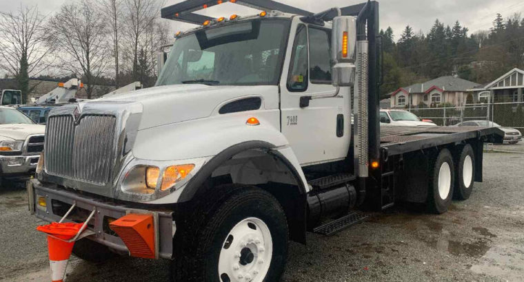 2003 INTERNATIONAL 7400 – 21FT BEAVER TAIL FLAT BED *ONLY 159K*