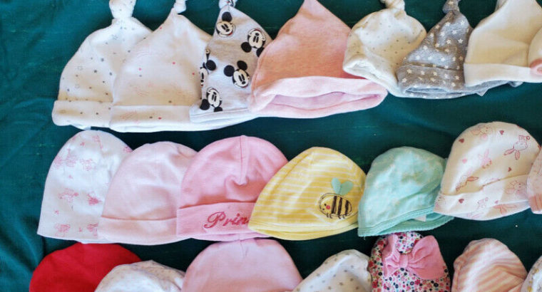 26 x mixed baby hats