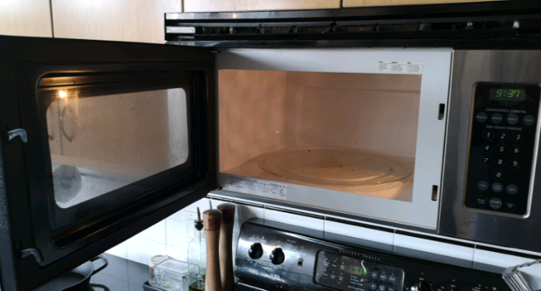 Matching Stainless Frigidaire appliance set