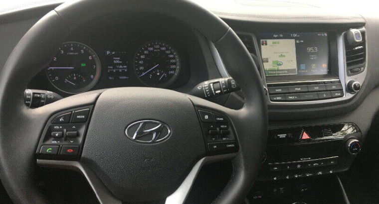 2018 Hyundai Tucson Luxury SUV, one owner, No Accident.