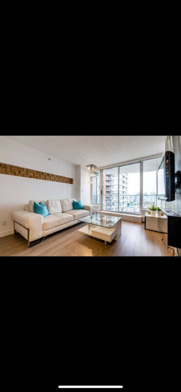 Million dollar Waterfront 2bd apt (dwtn) available April/may