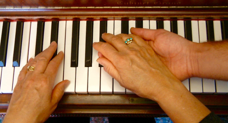Engage Your Creative Side: Online Piano Lessons!