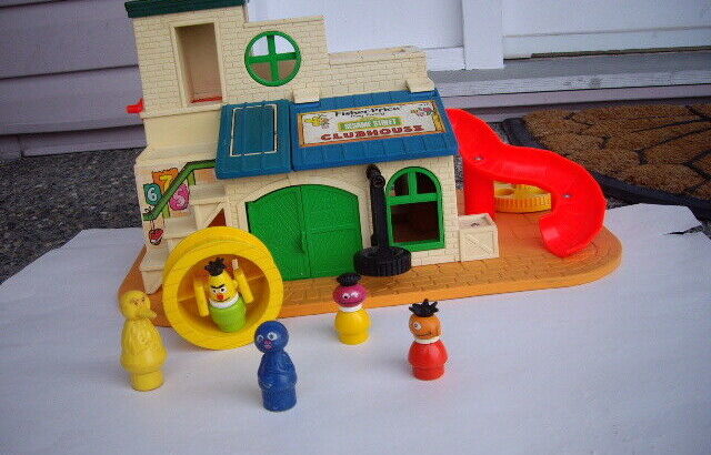 FISHER PRICE 1977-79 CLUBHOUSE WITH TIRE