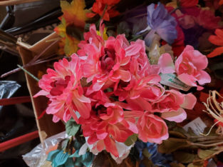 ASSORTED SILK FLOWERS