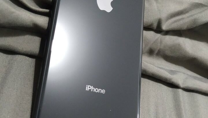 Mint condition iPhone XR 64 GB Black with warranty