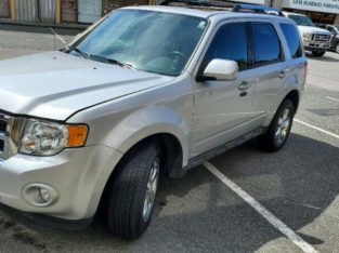 2009 Ford Escape Limited, Luxury Package, Low Miles