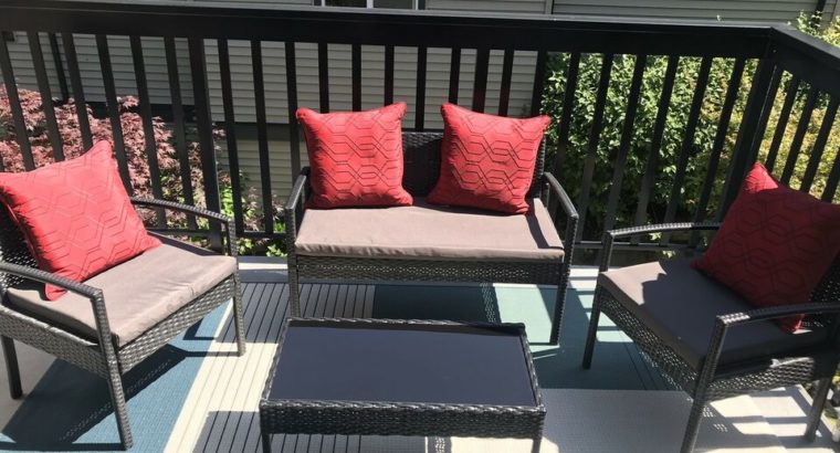 Outdoor patio 4 pieces set with cushions