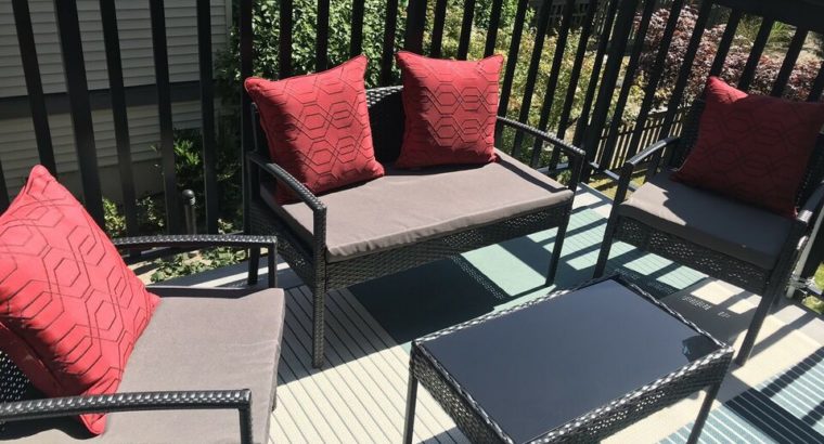 Outdoor patio 4 pieces set with cushions