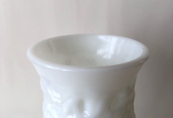 Striking Tall Vintage Milkglass Vase – Crinkle Pattern – Brody