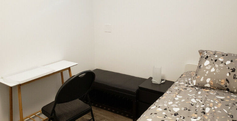 Private room, 5 min to 22nd skytrain, Utilities & WIFI Included.