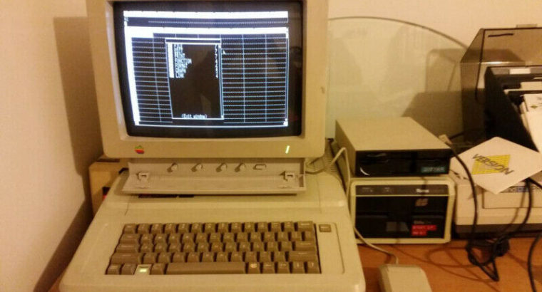 Vintage Apple IIe Computer system in Color with accessories!!!