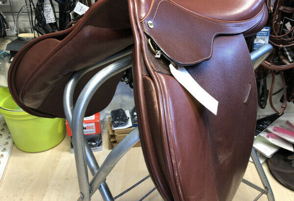 Used 17 1/2in HDR English Saddle