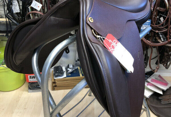 New 17in Exselle Axcess Close Contact English Saddle