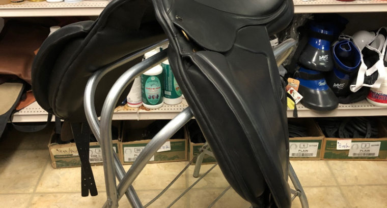 New 17 1/2″ Santa Cruz Octavio STP Dressage Saddle