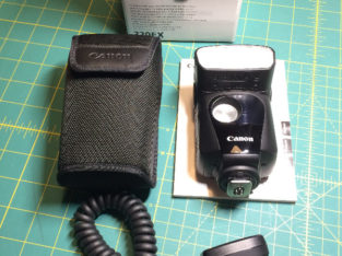 Canon Speedlite 320EX Flash (Canon Mount)