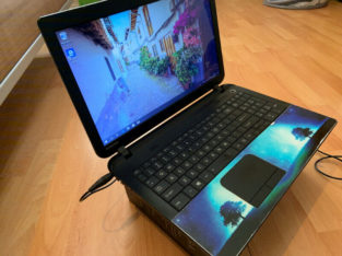 USED TOSHIBA LAPTOP + FREE LAPTOP SPEAKER