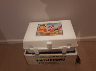 Vintage Winnie The Pooh Record Player(works w/original box)