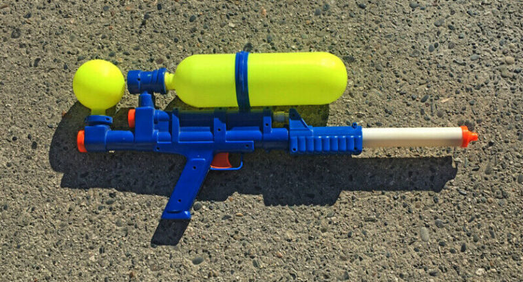 Super Soaker Squirt Gun