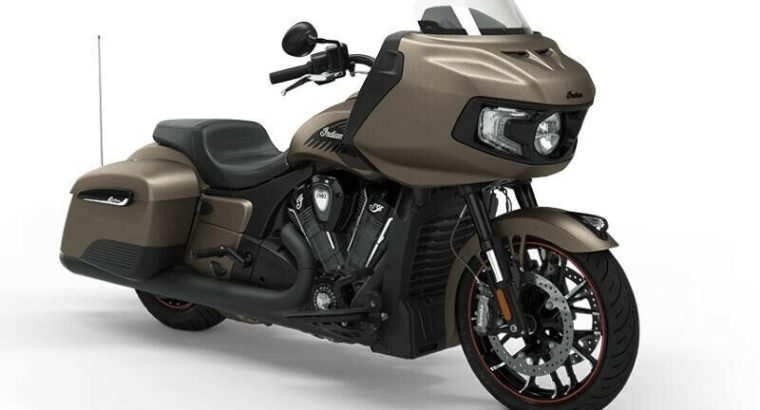 2020 Indian Motorcycle Challenger Dark Horse Sandstone Smoke