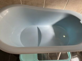 Baby bath tub standing and foldable stand
