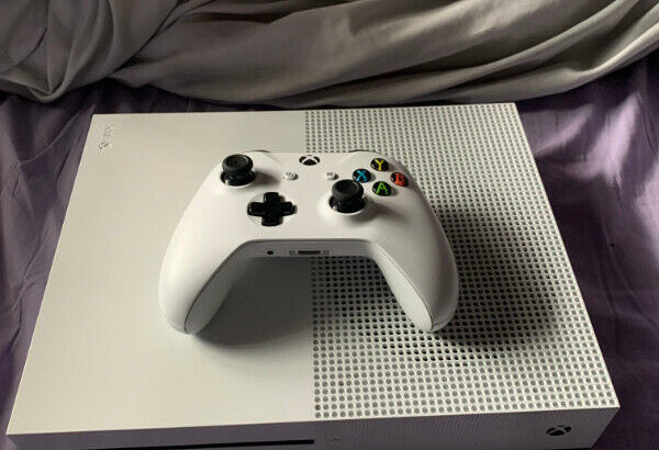 XBOX ONE S 1TB