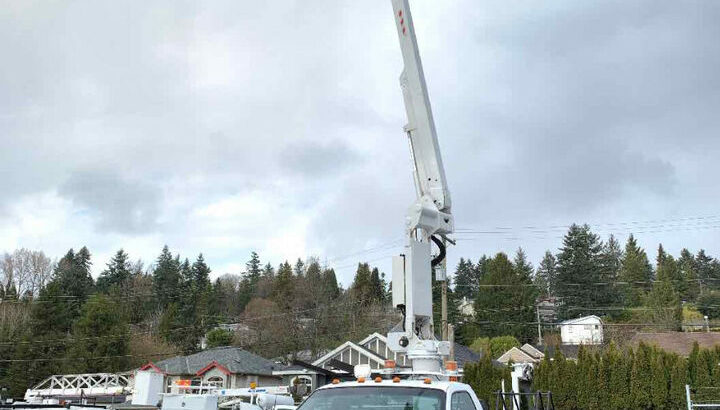 2002 FORD F550 – 40FT BUCKET TRUCK *ARTICULATED BOOM*GREAT PRICE