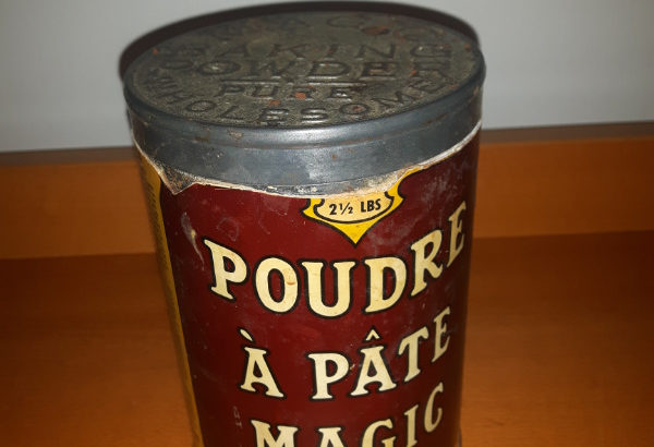 Vintage Scarce paper label “MAGIC BAKING POWDER 2 1/2 LBS” Tin