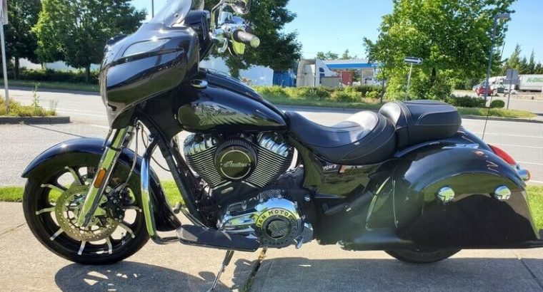 2017 Indian Motorcycle Chieftain Limited Thunder Black