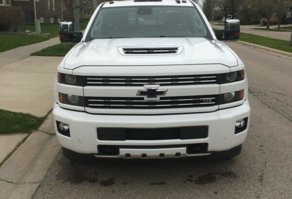 2018 Chevy Silverado 3500HD Turbo Diesel 5th Whl Hitch Included