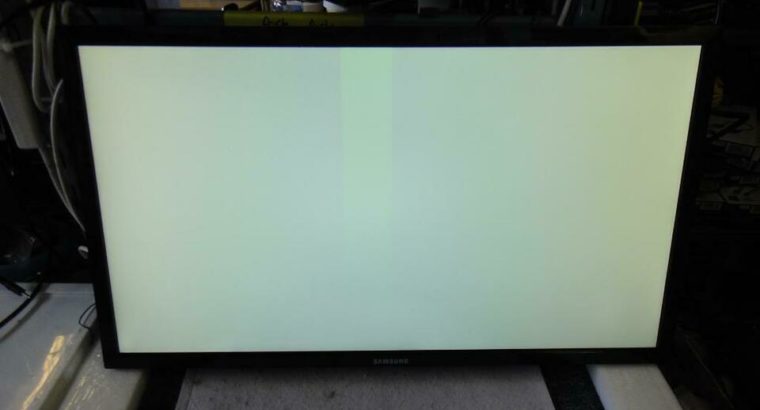 Samsung U28E590D _435T 28-Inch UHD LED-Lit AMD FreeSync 1ms, 370 cd/m2 Monitor (Used) **READ** Wide vertical bar on left