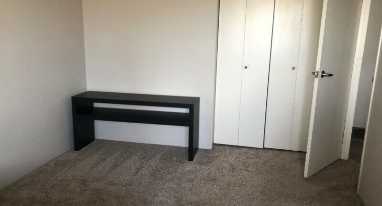 Large room for rent in townhouse