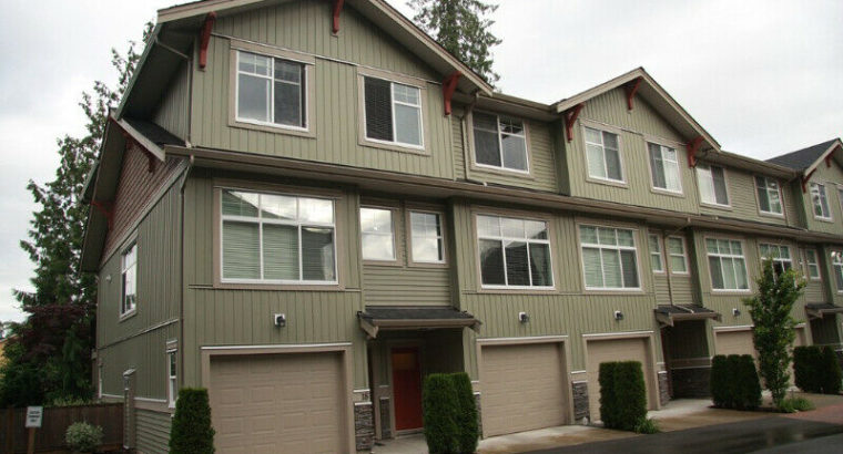 Langley Willoughby Heights Townhouse 3Br+2.5 Bath 1352sf